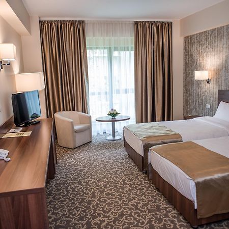Hotel Arnia Iasi Bagian luar foto