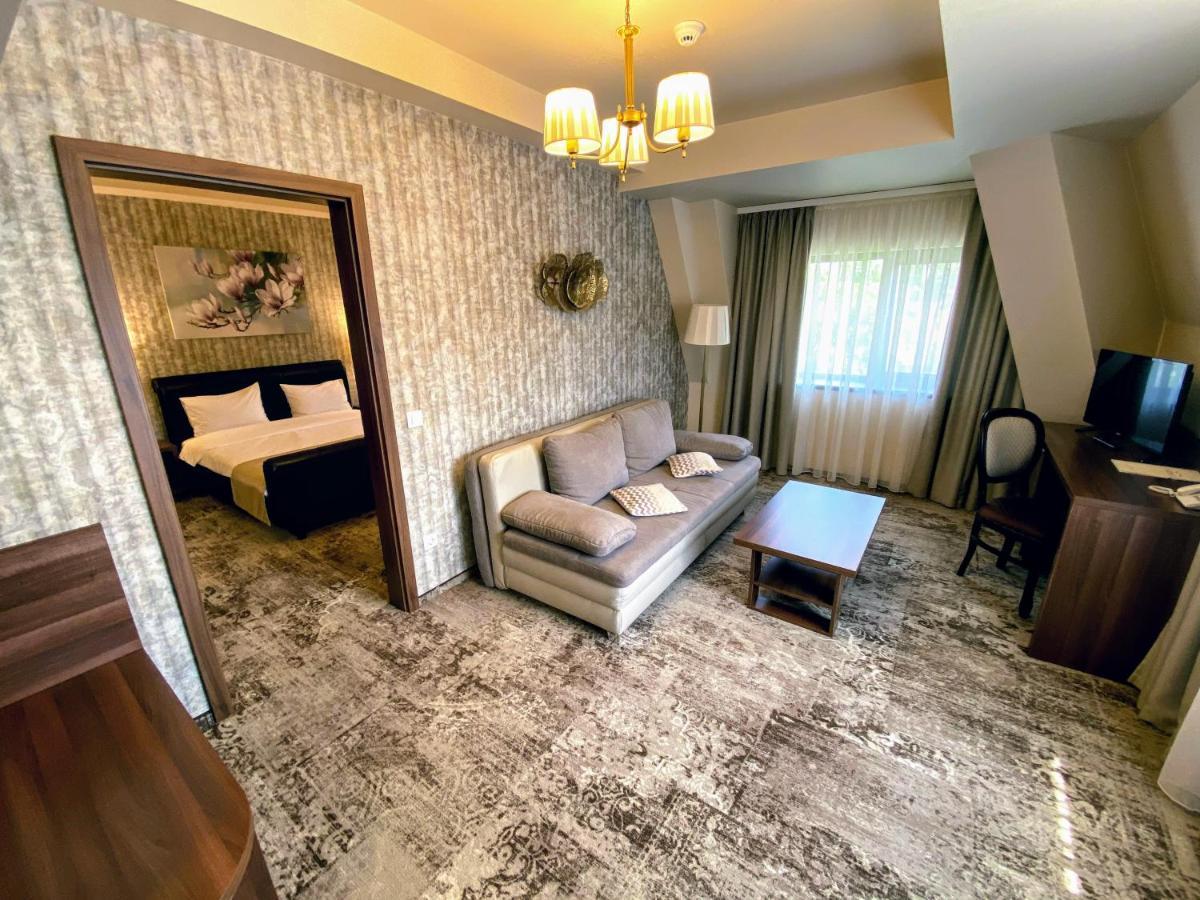 Hotel Arnia Iasi Bagian luar foto