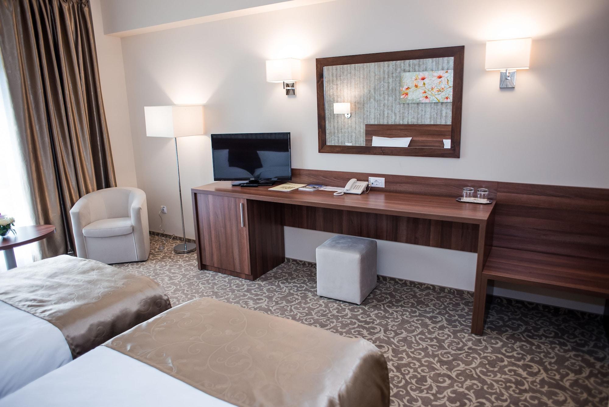 Hotel Arnia Iasi Bagian luar foto