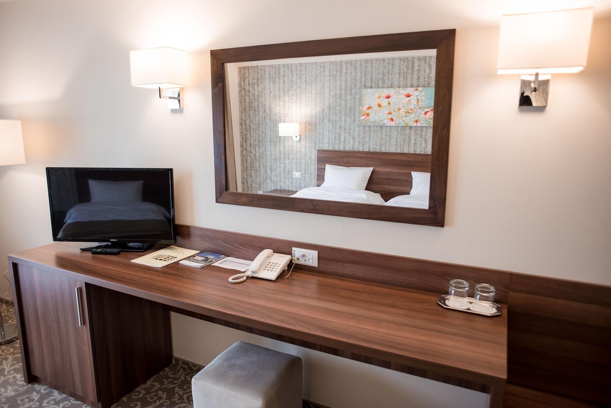 Hotel Arnia Iasi Bagian luar foto