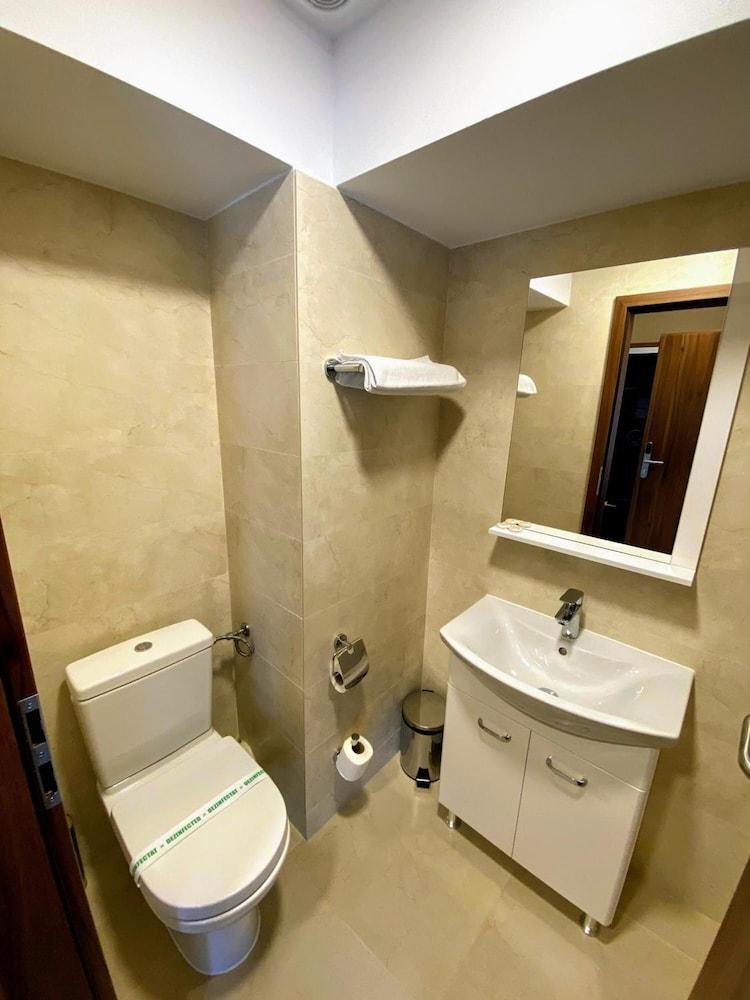 Hotel Arnia Iasi Bagian luar foto