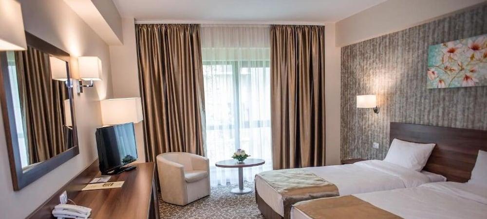 Hotel Arnia Iasi Bagian luar foto