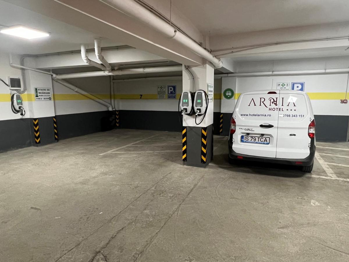 Hotel Arnia Iasi Bagian luar foto