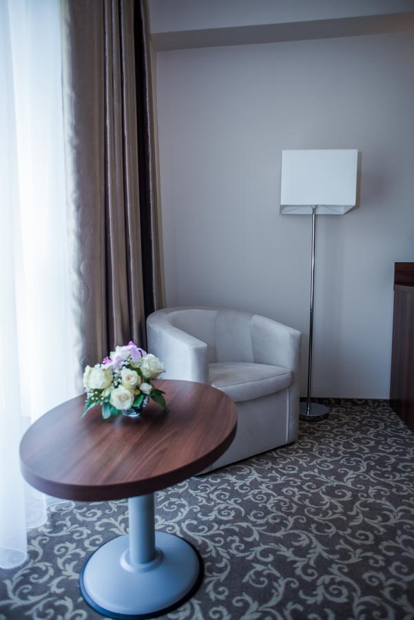 Hotel Arnia Iasi Bagian luar foto