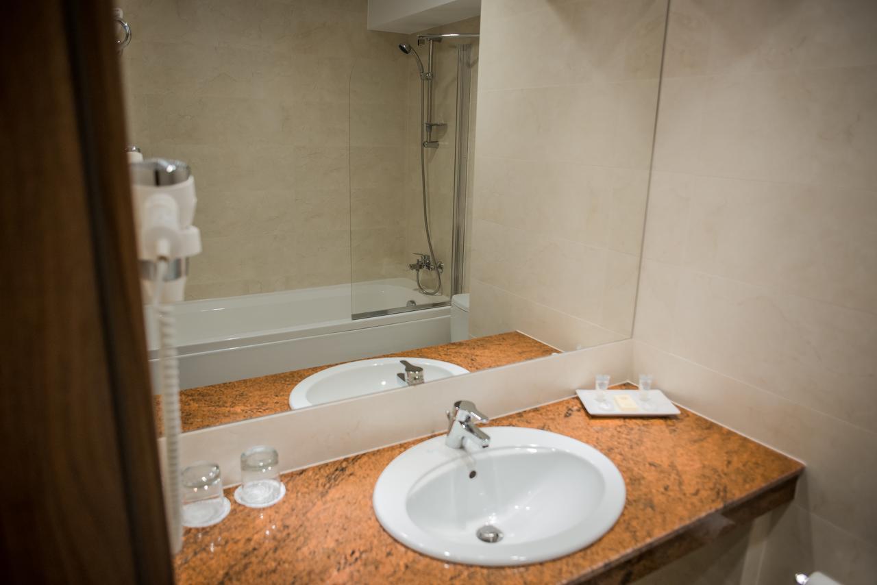 Hotel Arnia Iasi Bagian luar foto