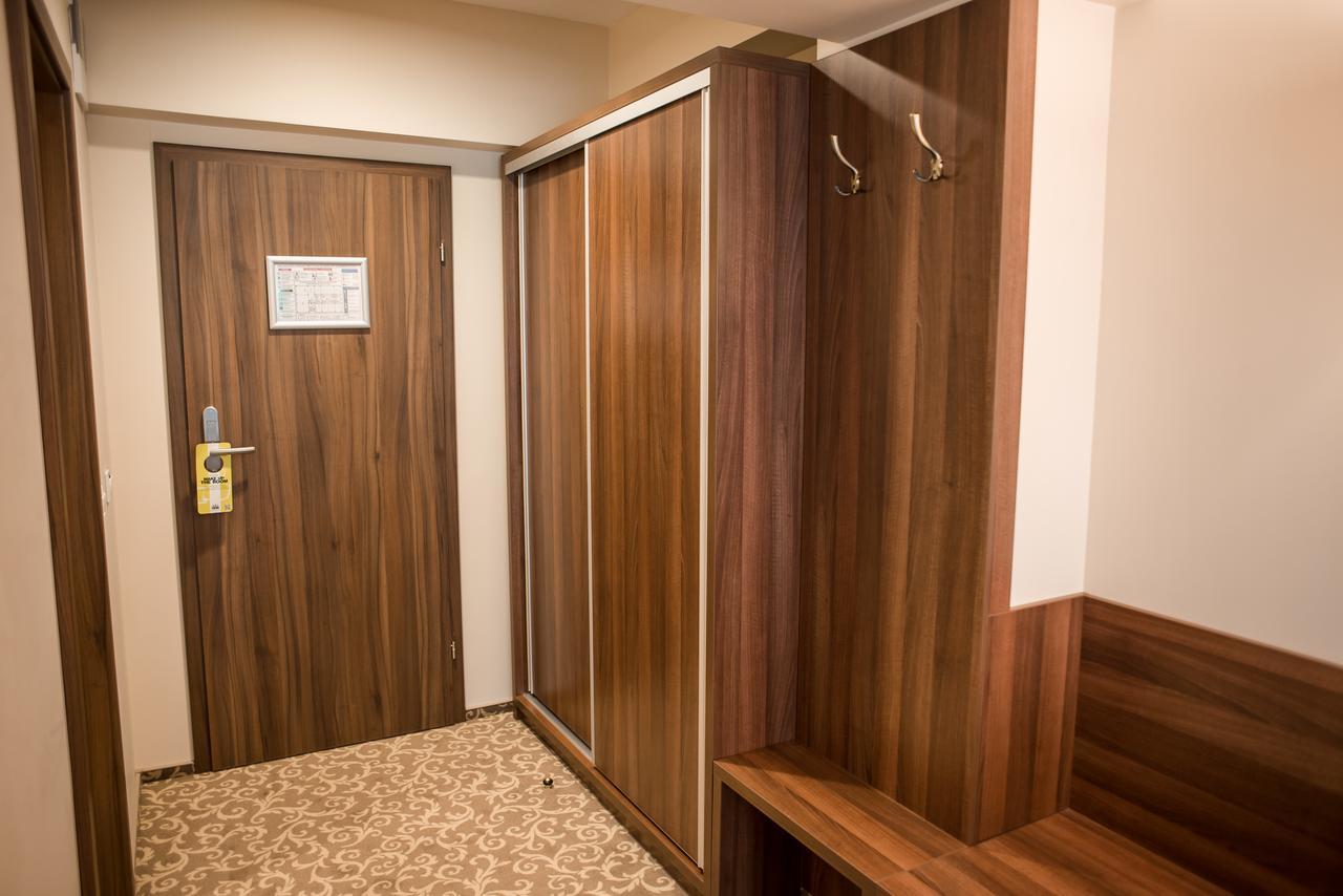 Hotel Arnia Iasi Bagian luar foto