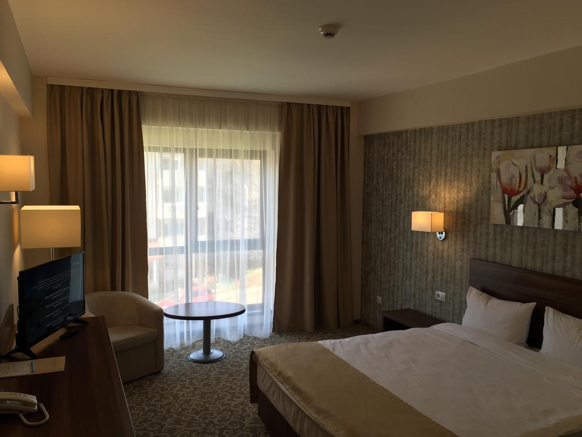 Hotel Arnia Iasi Bagian luar foto