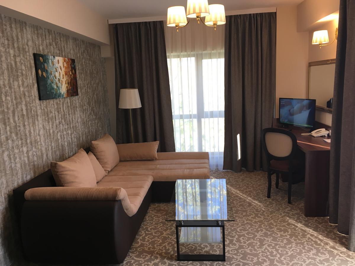 Hotel Arnia Iasi Bagian luar foto
