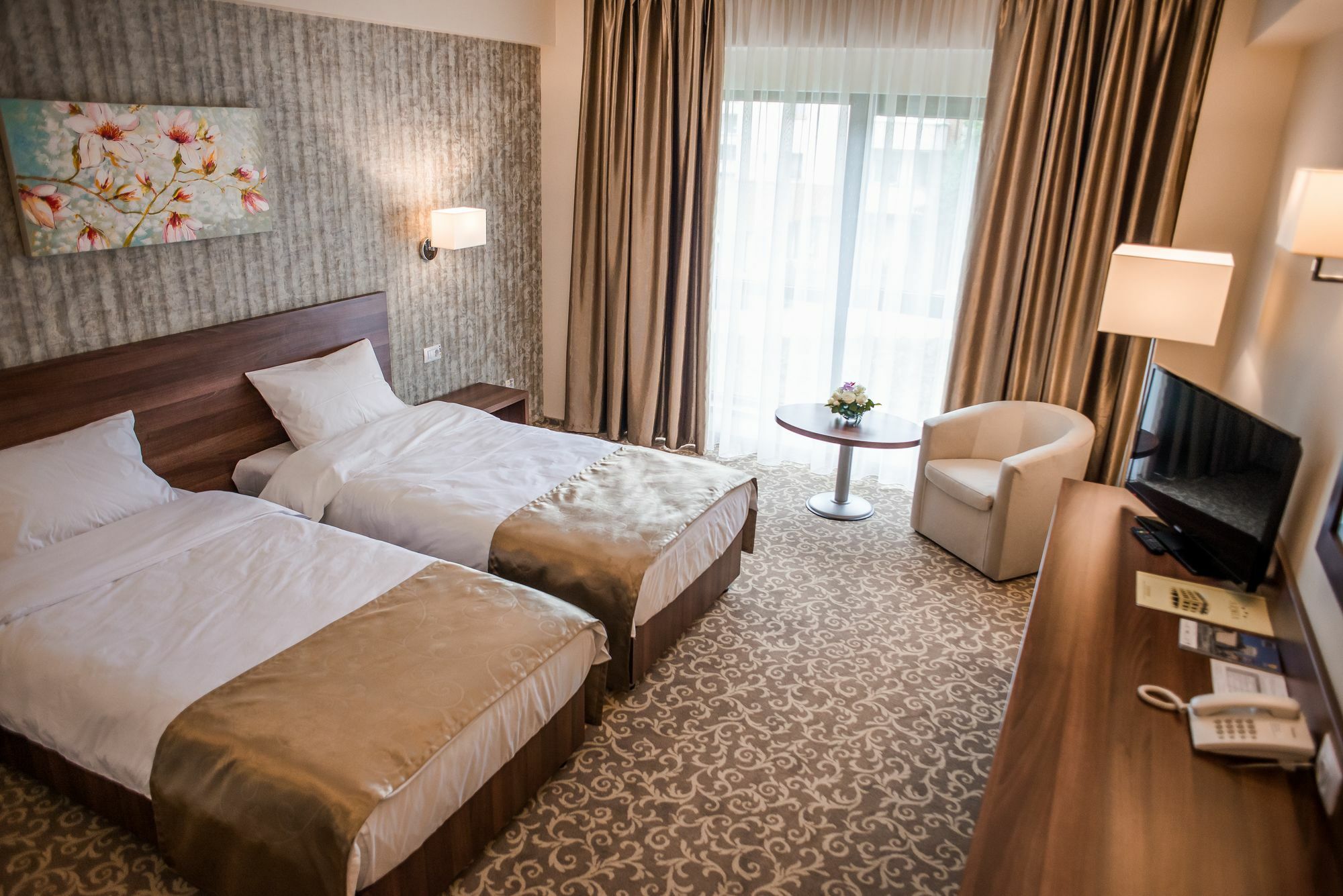 Hotel Arnia Iasi Bagian luar foto