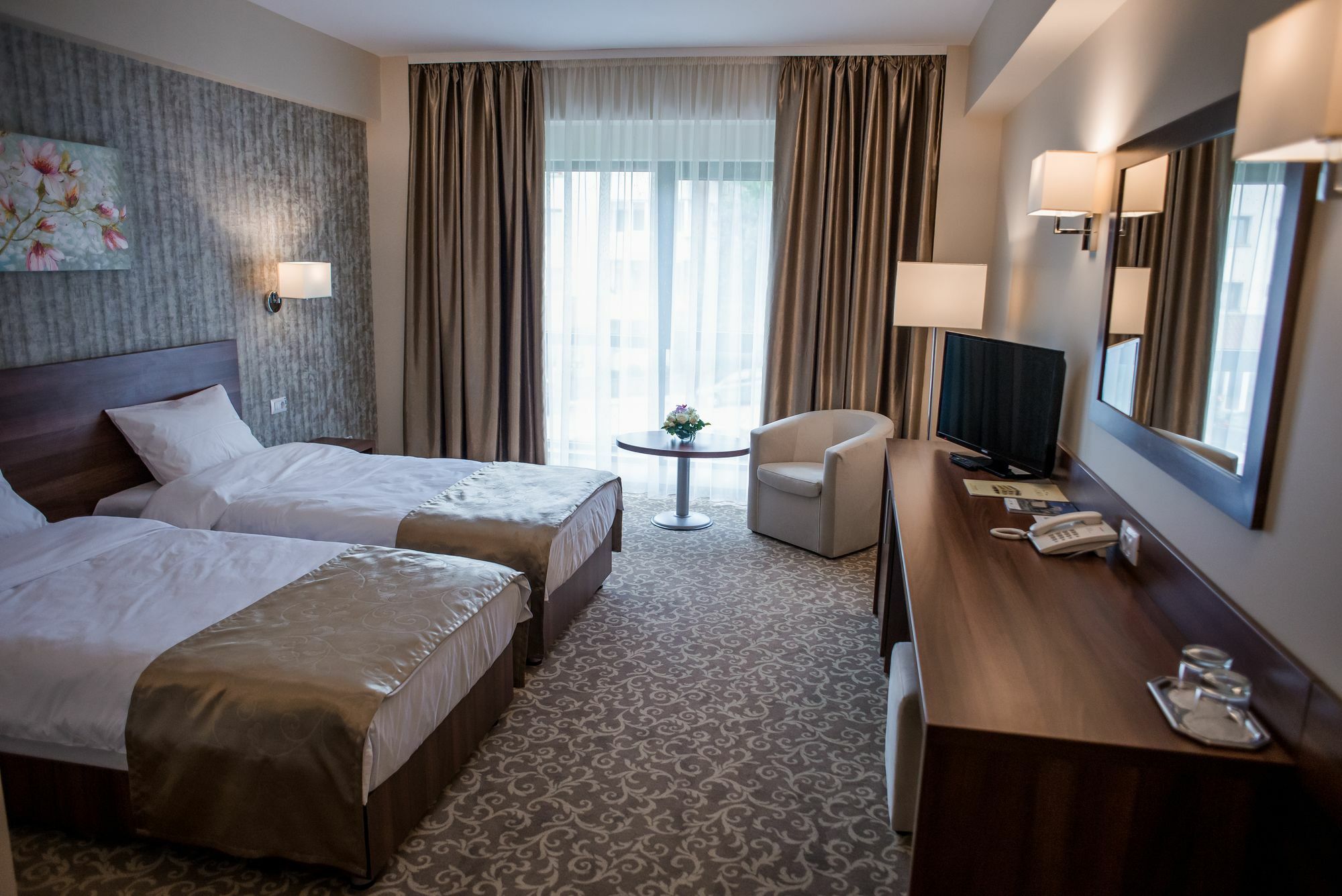 Hotel Arnia Iasi Bagian luar foto