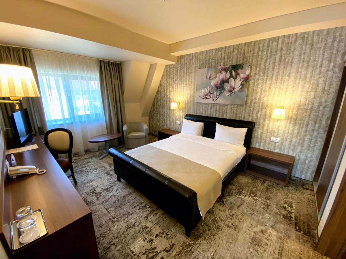 Hotel Arnia Iasi Bagian luar foto